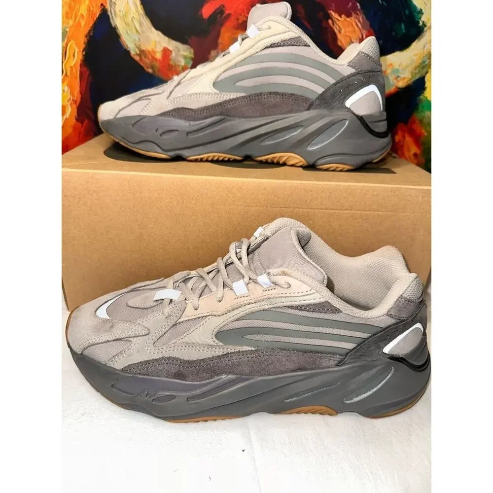 No.18 Adidas Yeezy Boost 700 V2 'Tephra' Sneakers